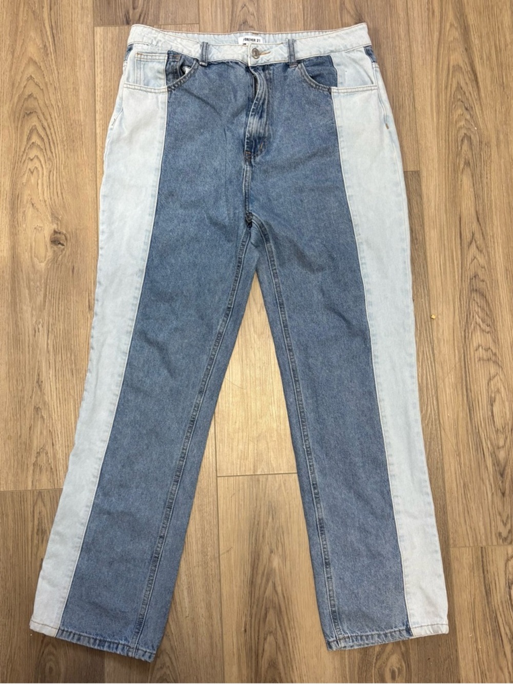 Forever 21 Two-Tone Blue Straight-Leg Jeans Size 28